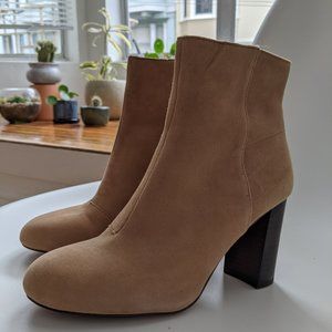 Low suede boots